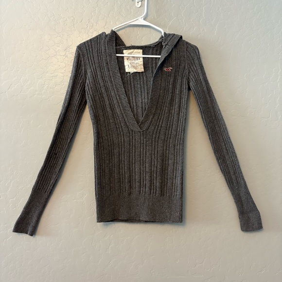 Hollister Sweaters - Hollister Y2K dark gray long sleeve hooded cable knit deep v-neck sweater small